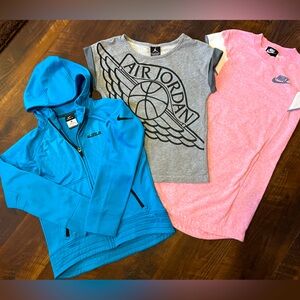 Nike bundle lot girls medium. Like new to EUC